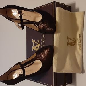 NWOT Signature Vince Camuto Brown/Bronze Heals Size 7.5